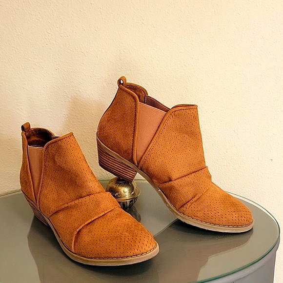 Report Shoes - Report Slip On Ankle Booties